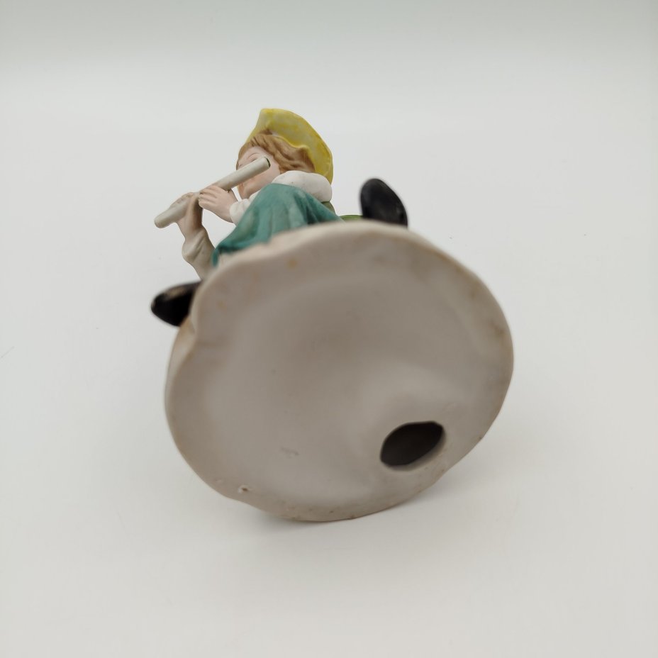 Статуэтка "Юноша с флейтой", фарфор, бисквит, роспись, Европа, 1970-1990 гг.