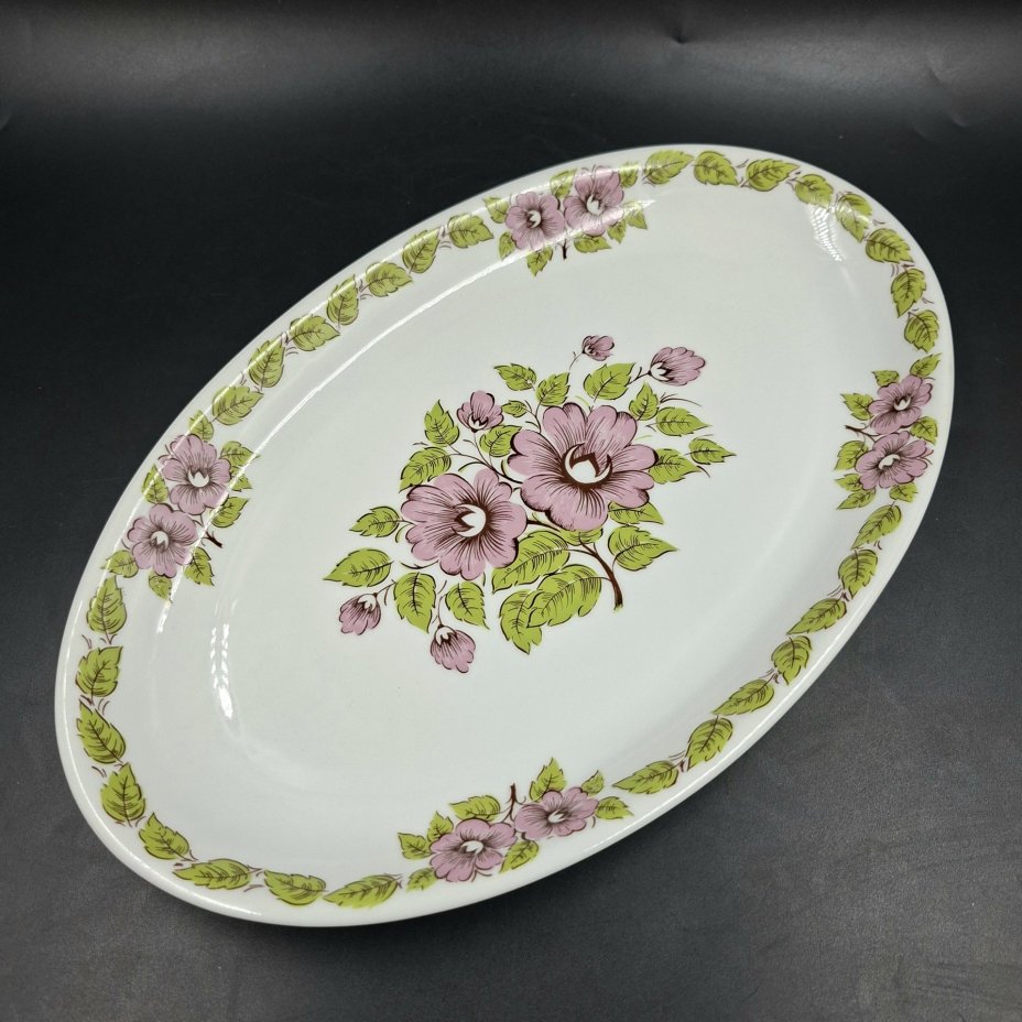 Блюдо овальное с цветочным декором в розово-зеленой гамме, фарфор, печать, Epiag Royal Czechoslovakia, Чехословакия, 1970-1990 гг.