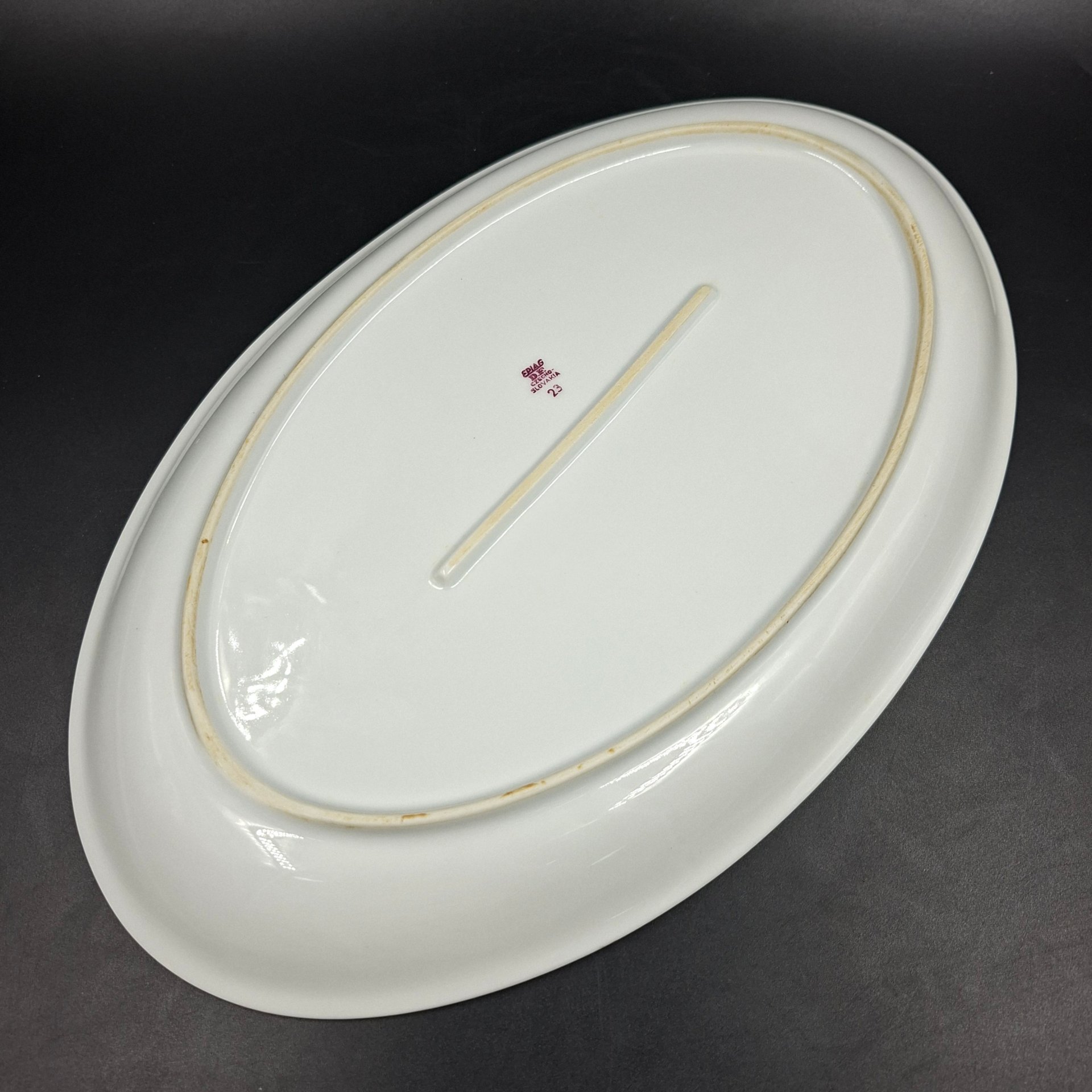 Блюдо овальное с цветочным декором в розово-зеленой гамме, фарфор, печать, Epiag Royal Czechoslovakia, Чехословакия, 1970-1990 гг.