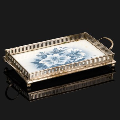 Поднос в металлической оправе, украшенный изображением цветов, Max  Dannhorn made by Villeroy & Boch - Mettlach