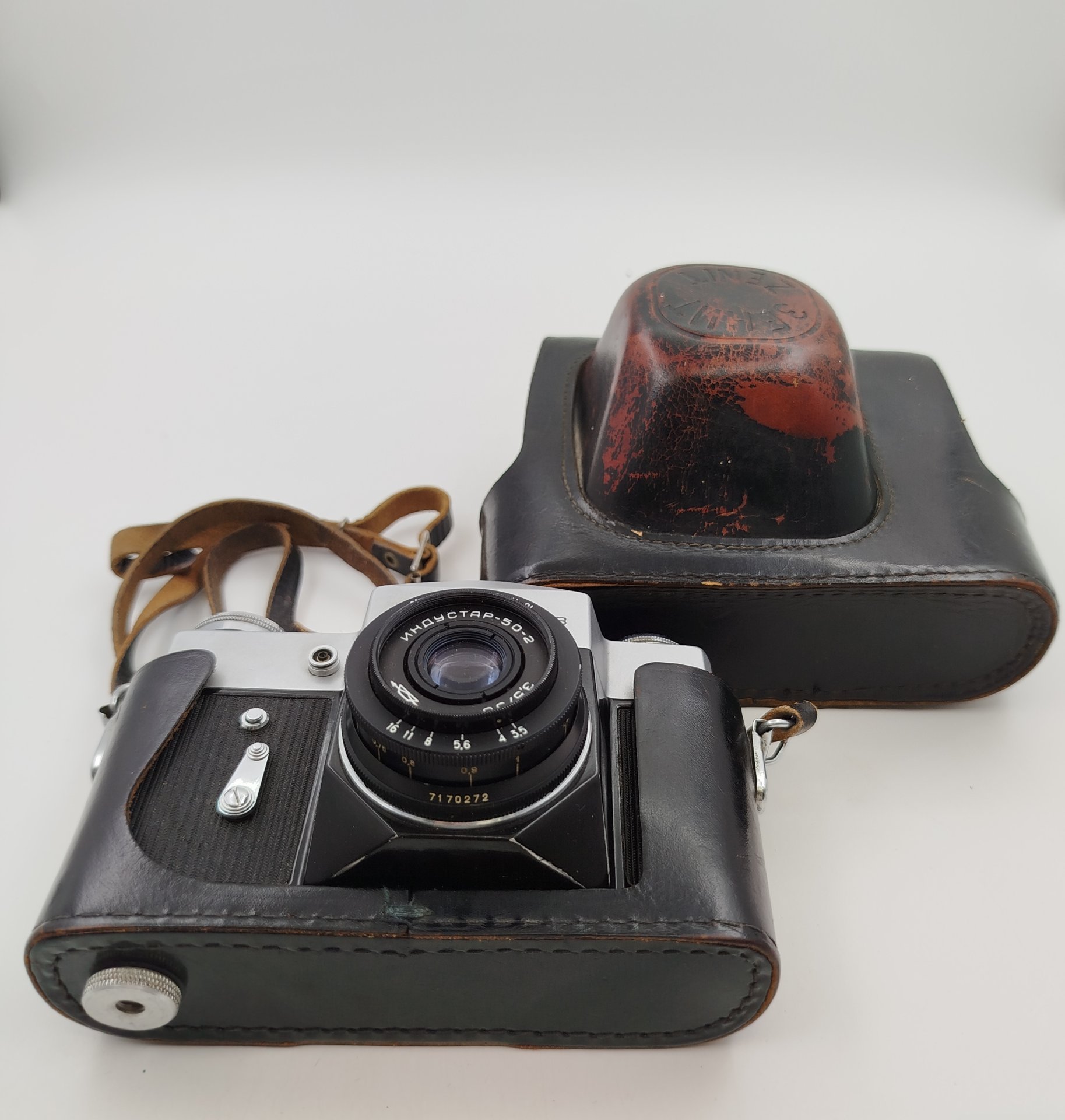 Фотоаппарат "Зенит-В" с объективом "Индустар-50-2" в оригинальном кофре, металл, пластик, кожа, стекло, Красногорский механический завод (КМЗ), Красногорский механический завод (КМЗ)