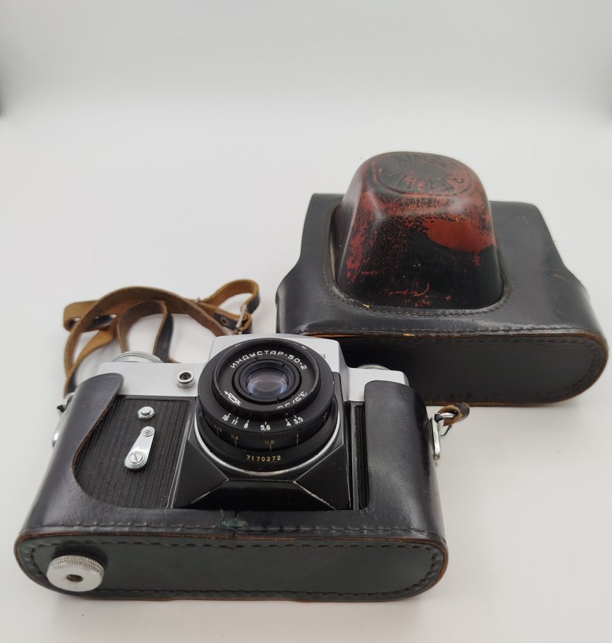 Фотоаппарат "Зенит-В" с объективом "Индустар-50-2" в оригинальном кофре, металл, пластик, кожа, стекло, Красногорский механический завод (КМЗ), Красногорский механический завод (КМЗ)