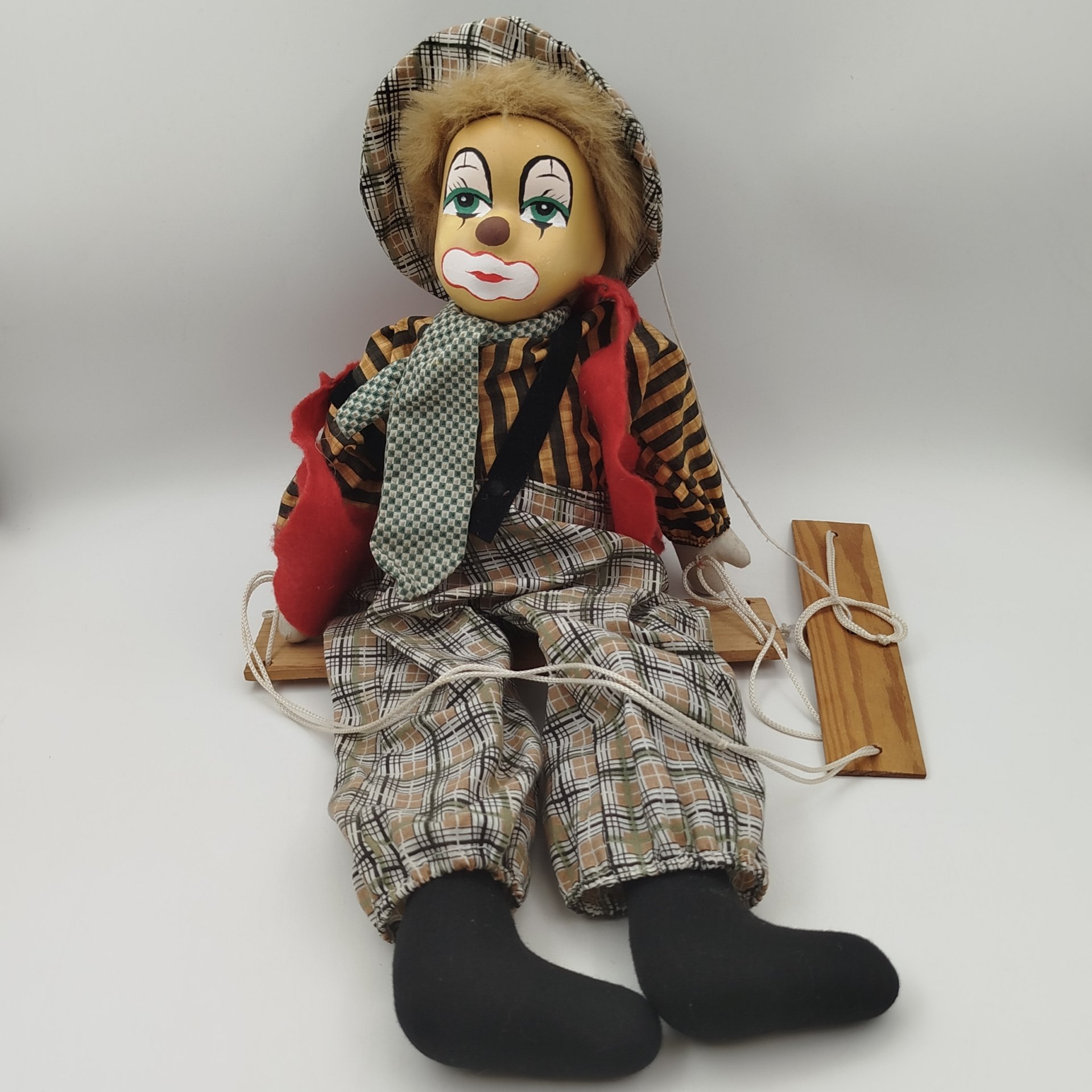 Игрушка "Клоун на качелях", фарфор, роспись, ткань, дерево, ГДР, 1970-1990 гг.
