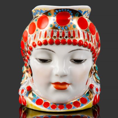 Кружка декоративная "Молоко", скульптор Данько Н.Я., художник Воробьевский А.В., фарфор, роспись, золочение, Ленинградский фарфоровый завод (ЛФЗ), СССР, 1950-1959 гг.