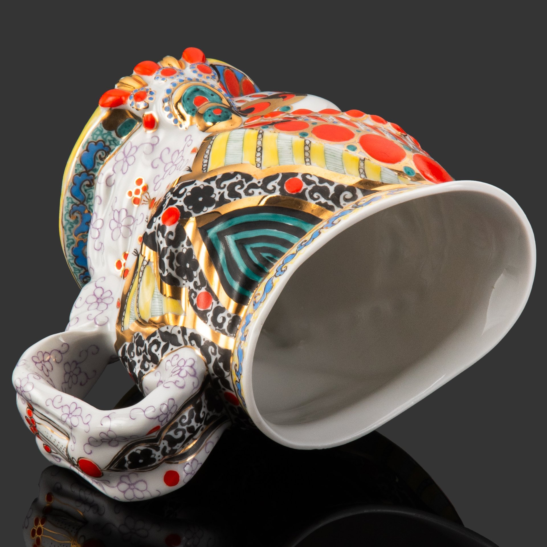 Кружка декоративная "Молоко", скульптор Данько Н.Я., художник Воробьевский А.В., фарфор, роспись, золочение, Ленинградский фарфоровый завод (ЛФЗ), СССР, 1950-1959 гг.