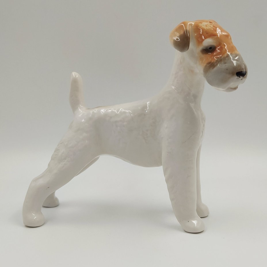 Статуэтка "Эрдельтерьер", скульптор Б.Я. Воробьев, фарфор, аэрография, Ленинградский фарфоровый завод (ЛФЗ), СССР, 1970-1990 гг.