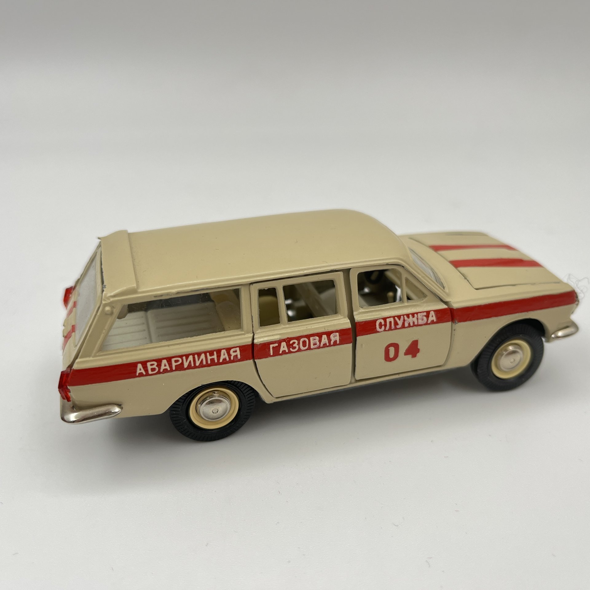 Модель автомобиля "ГАЗ 2402" (Аварийная газовая служба), в авторском исполнении, металл, пластик, крашение, СССР, 1970-1990 гг.