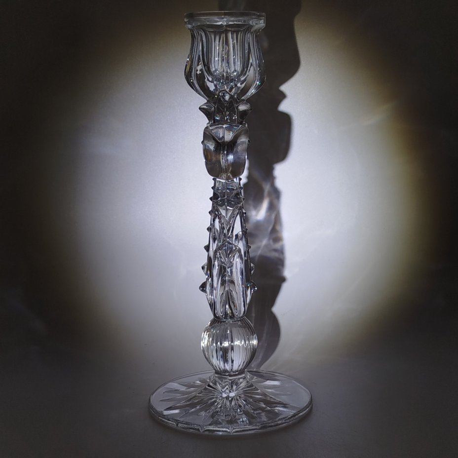 Подсвечник в виде цветка, стекло, Гусевской хрустальный завод (Гусь-Хрустальный), Россия, 1990-2020 гг.