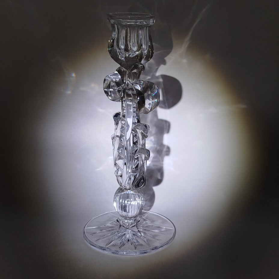 Подсвечник в виде цветка, стекло, Гусевской хрустальный завод (Гусь-Хрустальный), Россия, 1990-2020 гг.