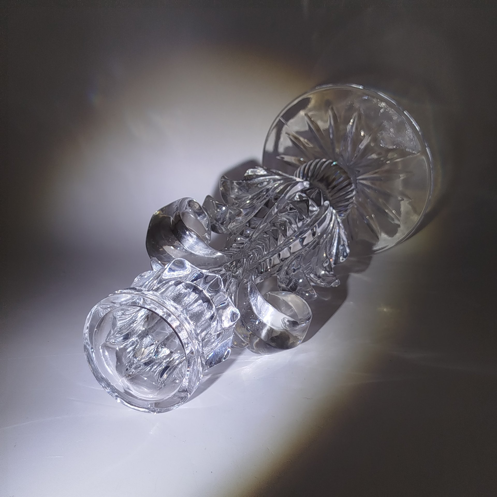 Подсвечник в виде цветка, стекло, Гусевской хрустальный завод (Гусь-Хрустальный), Россия, 1990-2020 гг.