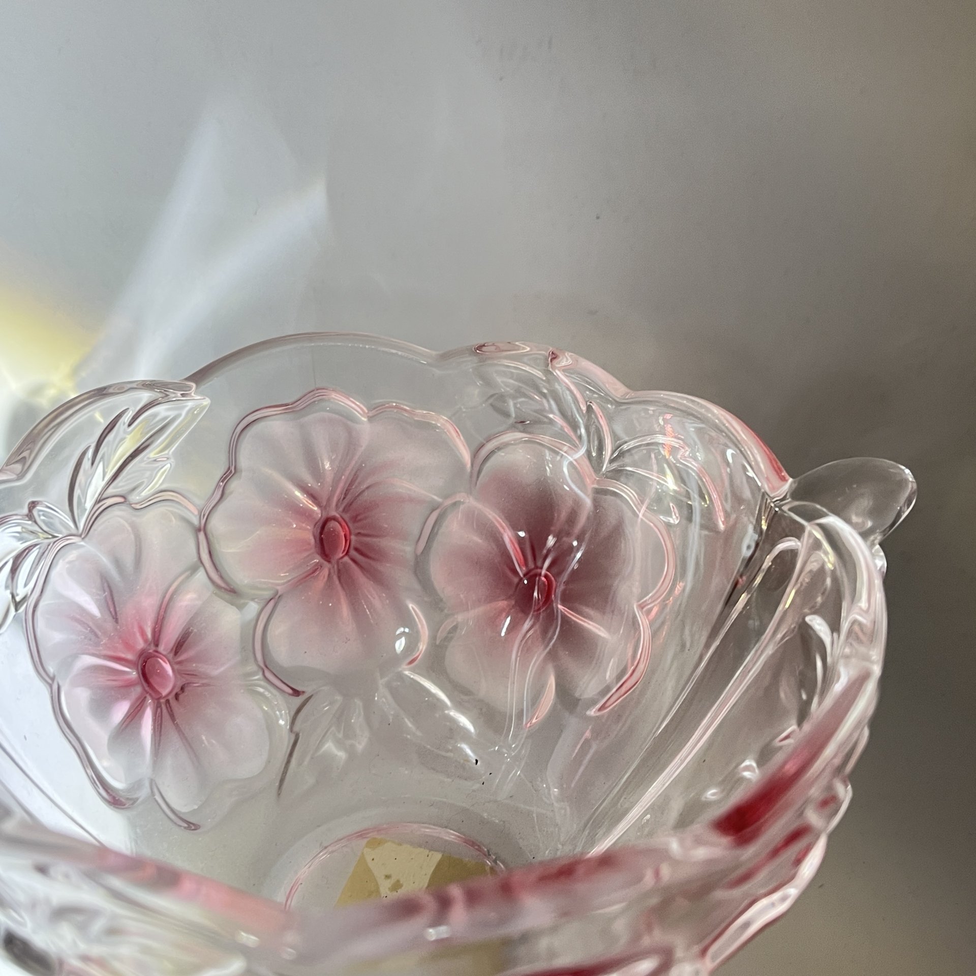 Ваза для конфет с цветочным декором и фигурным бортом, цветное стекло, матирование, Walther Glas, Германия, 1980-2000 гг.