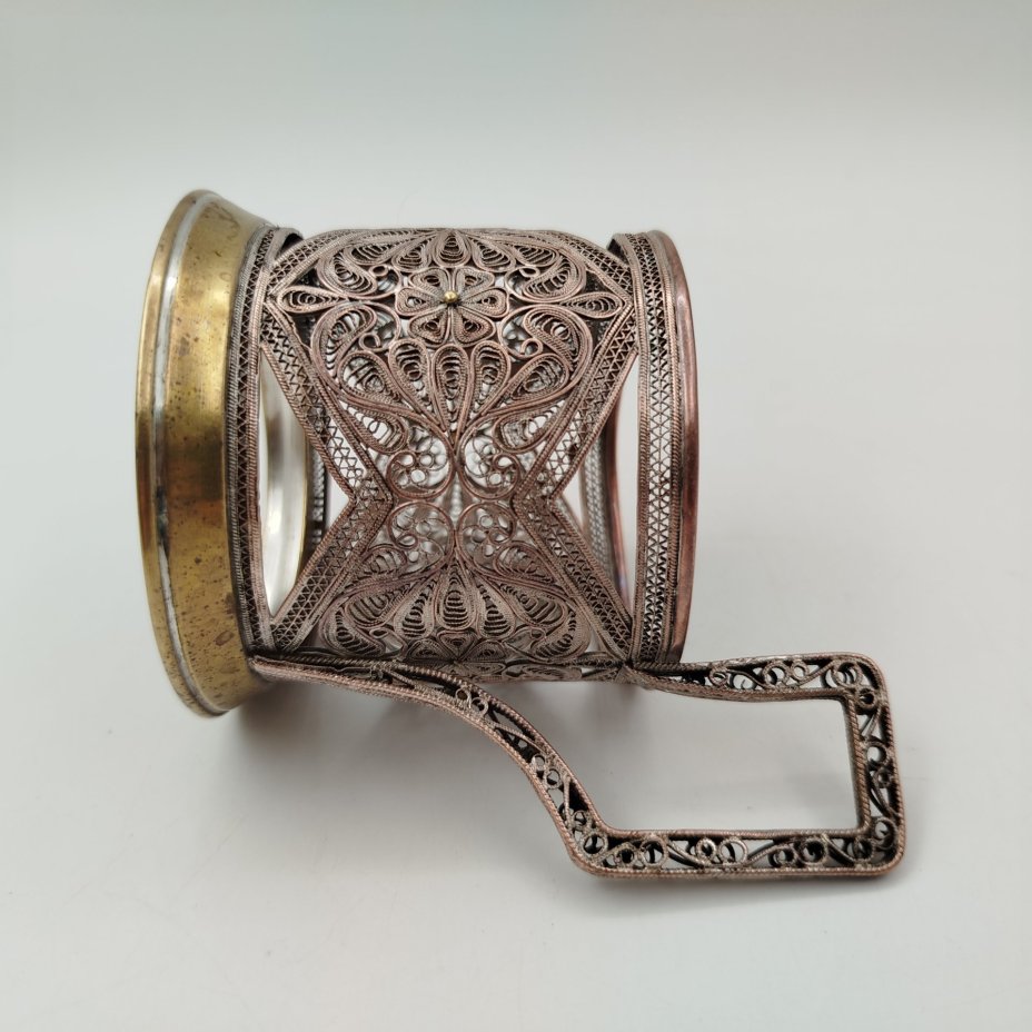 Подстаканник, выполненный в технике ажурной скани, мельхиор (медь-никель), Казаковский завод художественных изделий (КХИ), СССР, 1957 г.