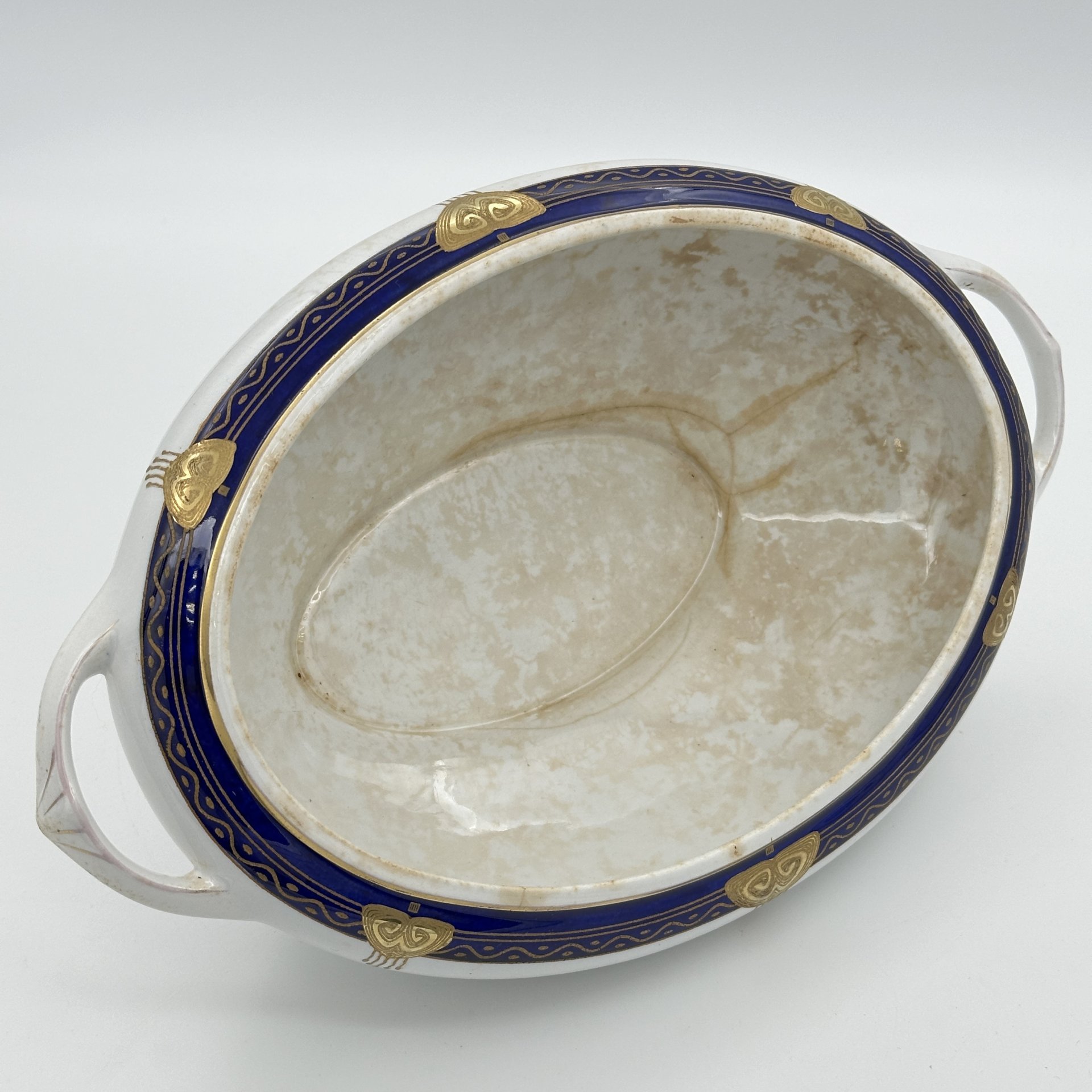 Терина на фигурной ножке в стиле модерн, Villeroy & Boch
