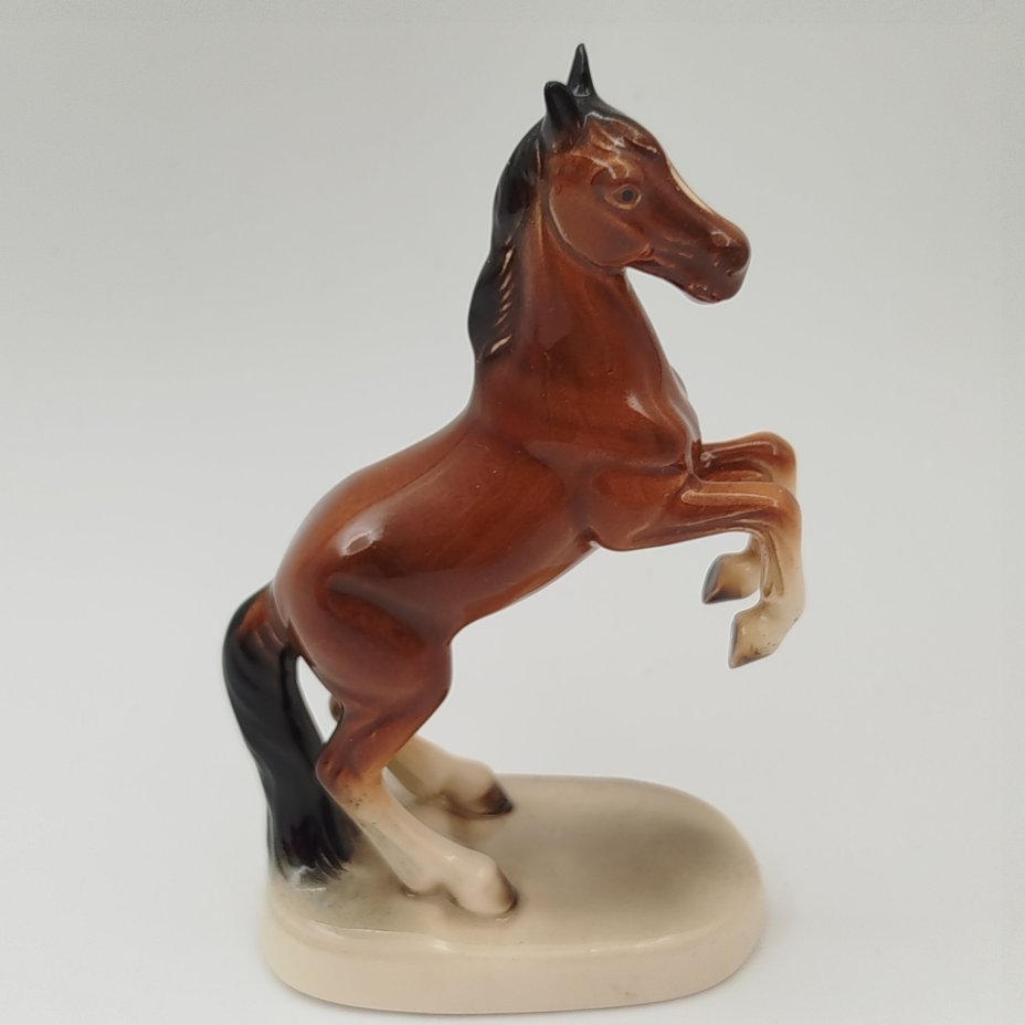 Статуэтка "Лошадь на дыбах", фаянс, роспись, Германия, 1941-1958 гг.