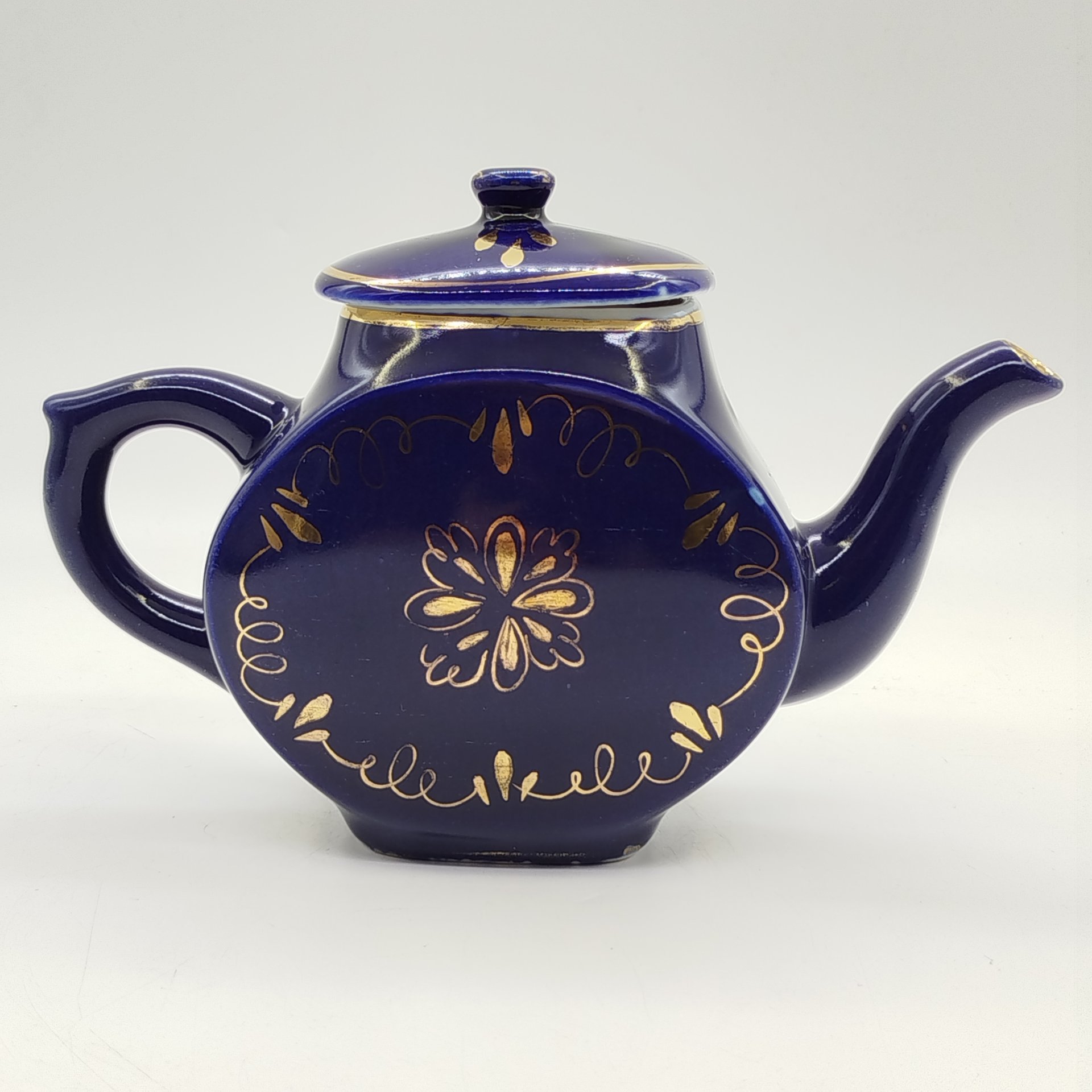 Чайник заварочный с цветочным декором