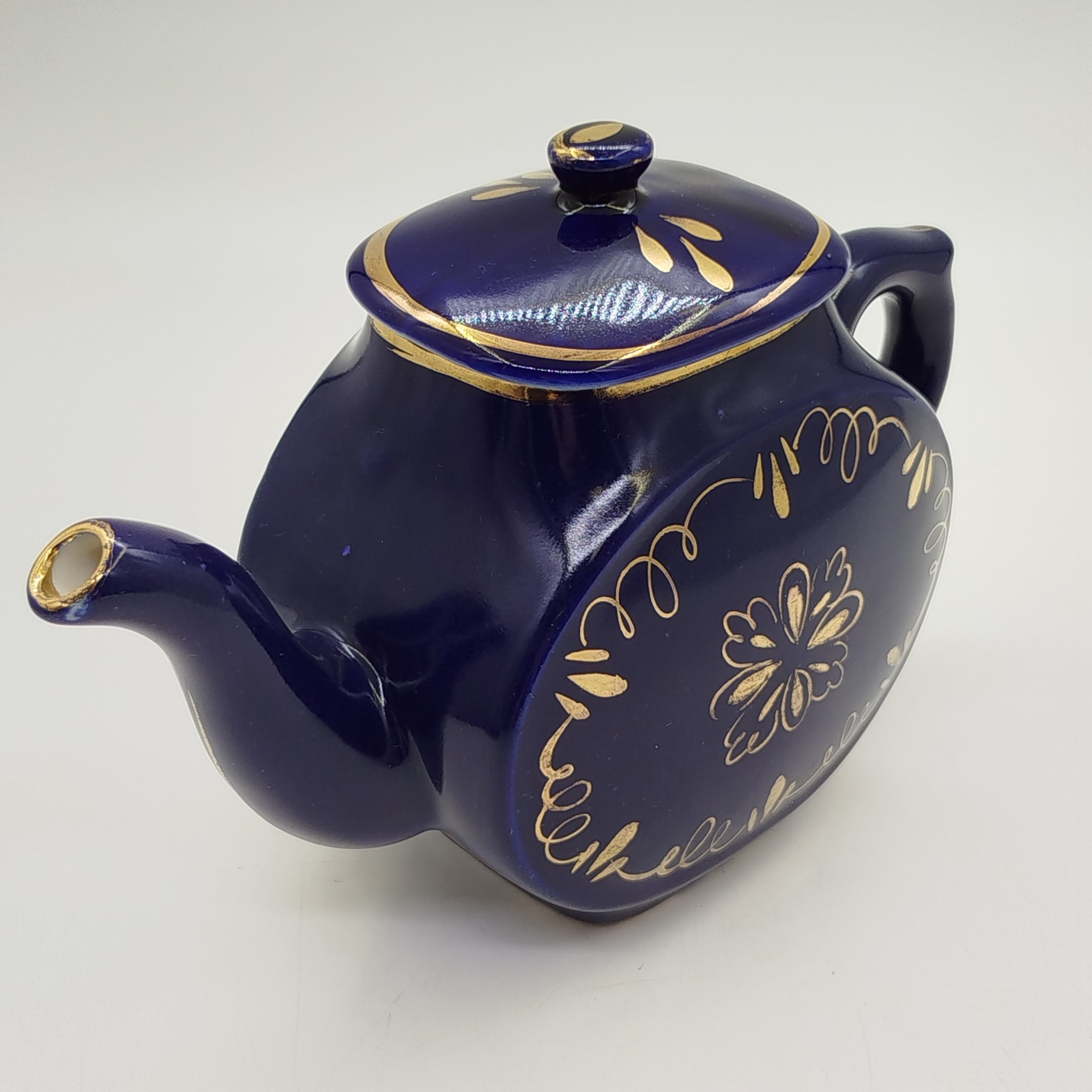 Чайник заварочный с цветочным декором