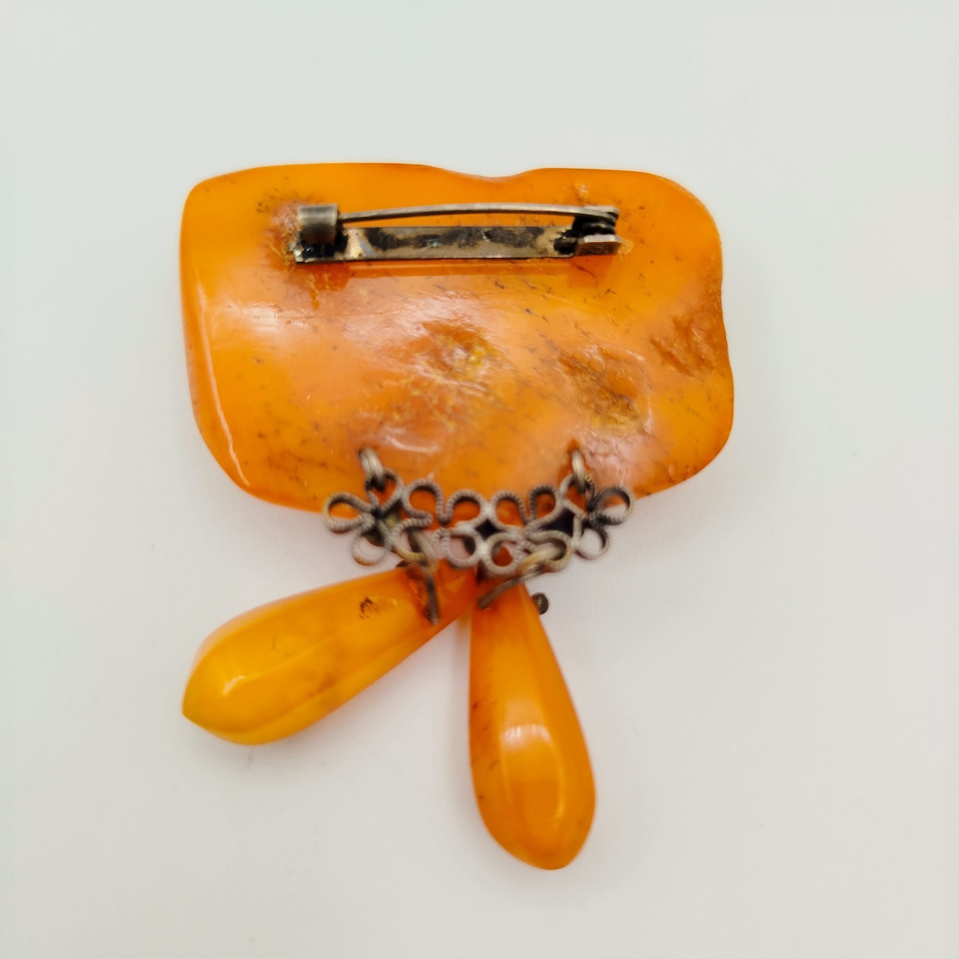 Брошь винтажная цвета яичного желтка с двумя подвижными элементами