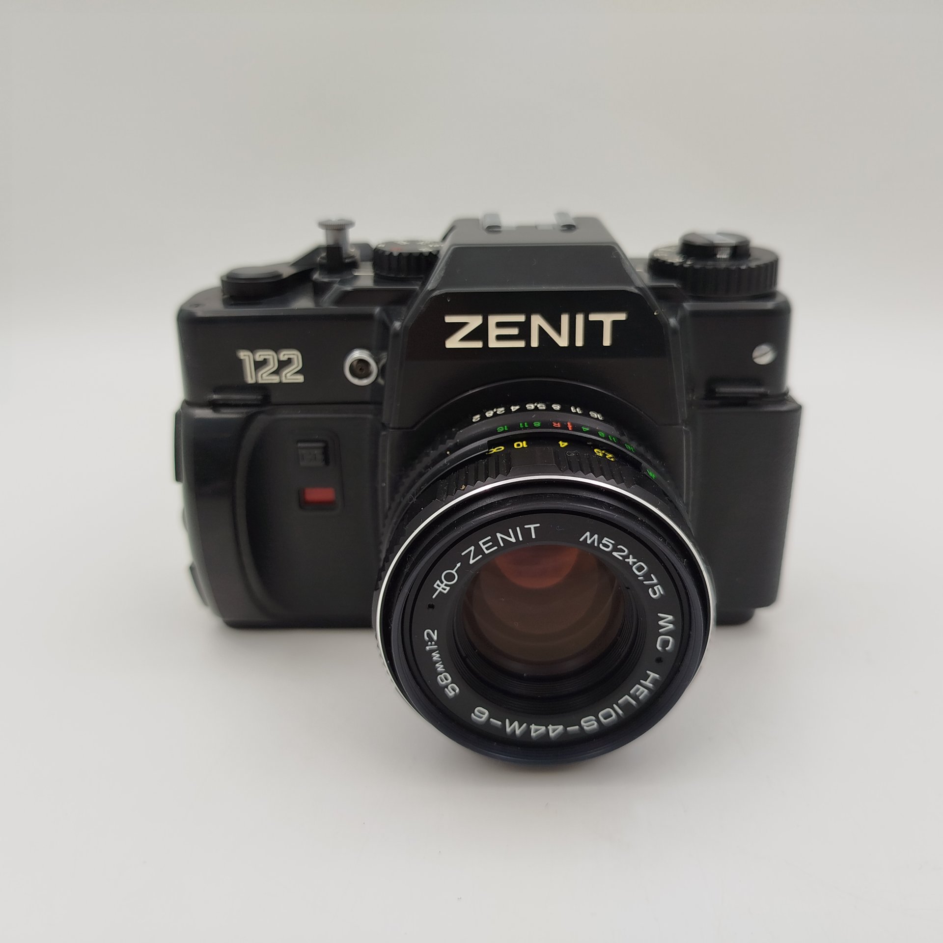 Фотоаппарат "Зенит-122" с объективом "Гелиос-44М-5", в оригинальном кофре, пластик, металл, стекло, Красногорский механический завод (КМЗ), СССР, 1991 г., Красногорский механический завод (КМЗ)