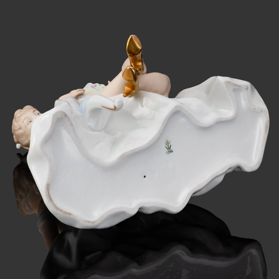 [Большой размер] Статуэтка "Дама с веером", фарфор, роспись, золочение, VEB Schaubach Kunst Lichte-Wallendorf, Германия, 1963-1990 гг.