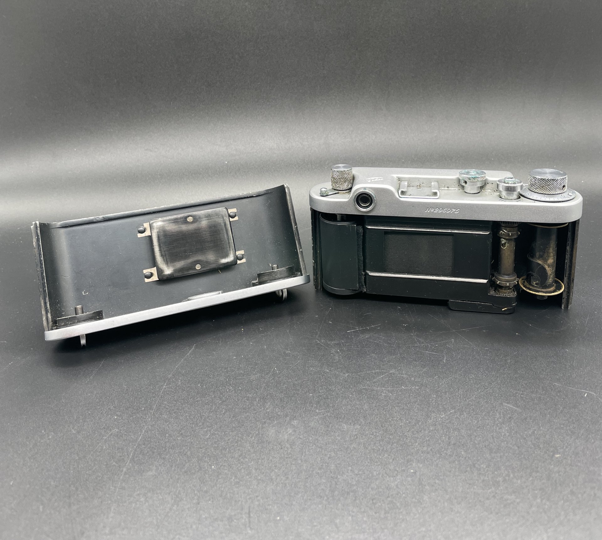 Фотоаппарат "ФЭД-2" с объективом "Индустар-26м" в оригинальном кофре, Харьковский машиностроительный завод им. Дзержинского (ФЭД)