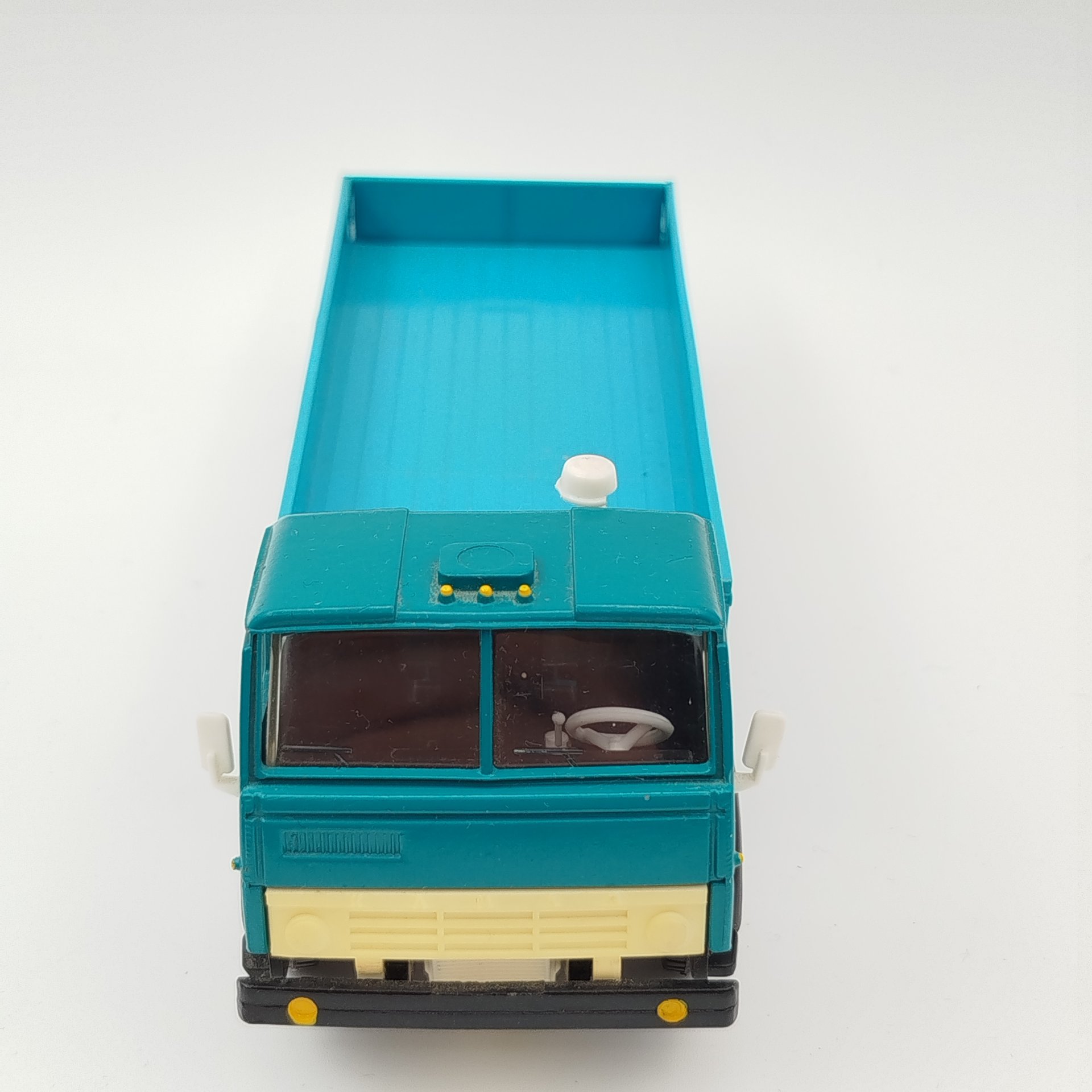 Модель автомобиля "Камаз-5320" (1:43)