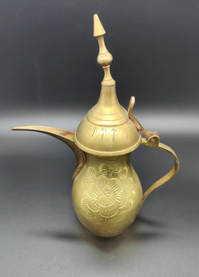 Чайник (кумган) с цветочным резным узором декоративный