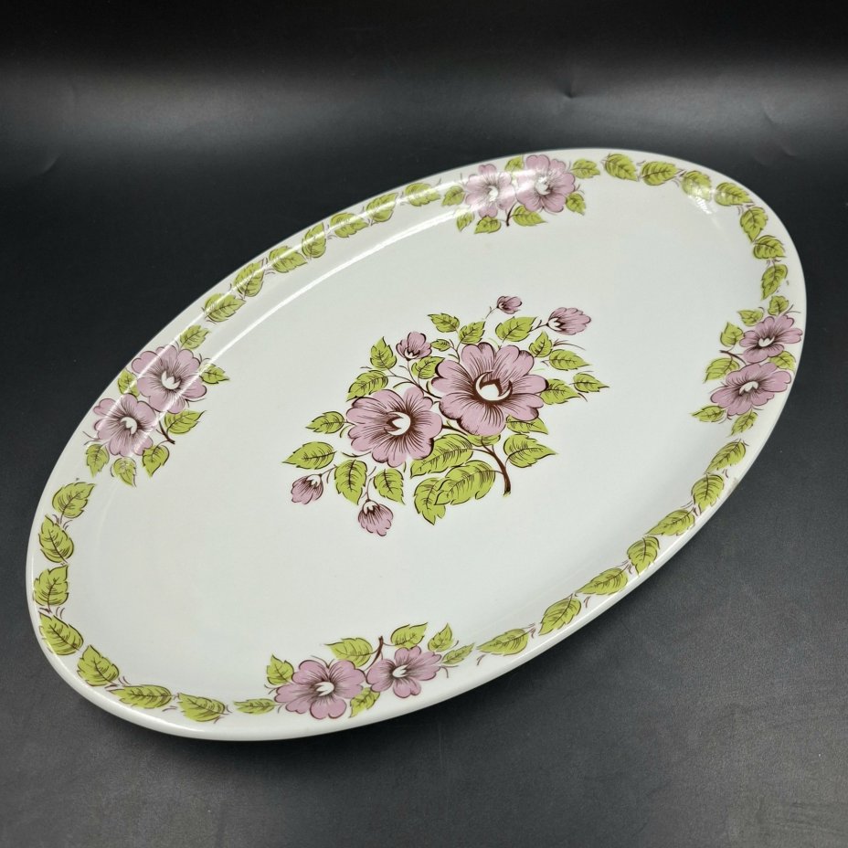 Блюдо овальное с цветочным декором в розово-зеленой гамме, фарфор, печать, Epiag Royal Czechoslovakia, Чехословакия, 1970-1990 гг.