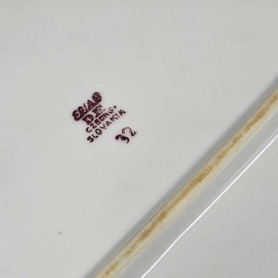 Блюдо овальное с цветочным декором в розово-зеленой гамме, фарфор, печать, Epiag Royal Czechoslovakia, Чехословакия, 1970-1990 гг.