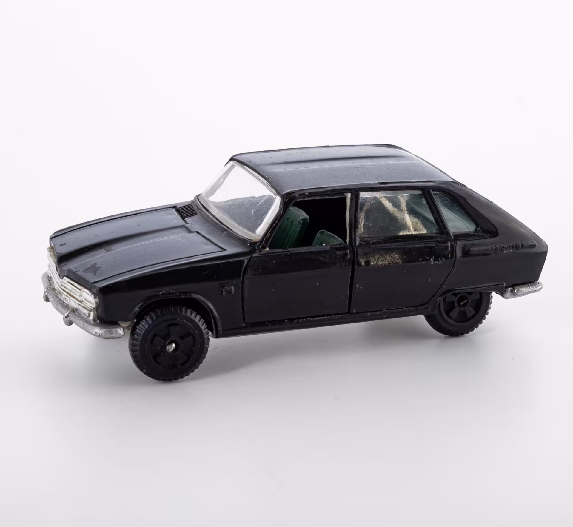 Модель автомобиля  Renault 16  (Рено)  в масштабе 1:43