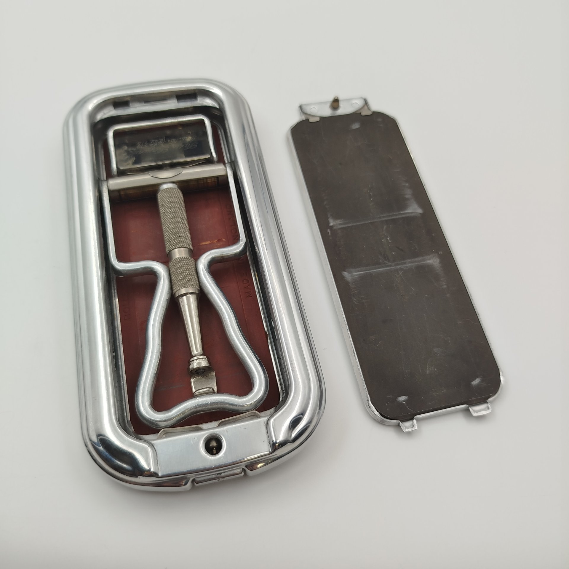 Станок бритвенный "Viscount" в футляре и оригинальной коробке, Rolls Razor, металл, картон, печать, Великобритания, 1954 г.