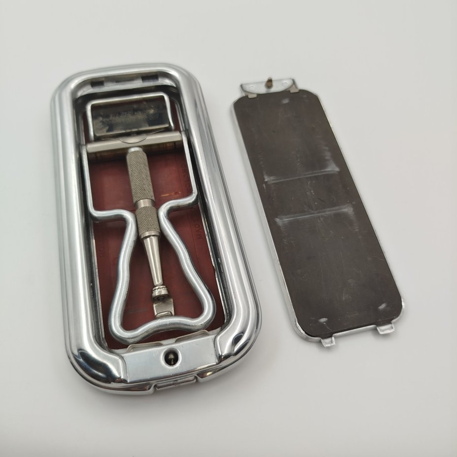Станок бритвенный "Viscount" в футляре и оригинальной коробке, Rolls Razor, металл, картон, печать, Великобритания, 1954 г.