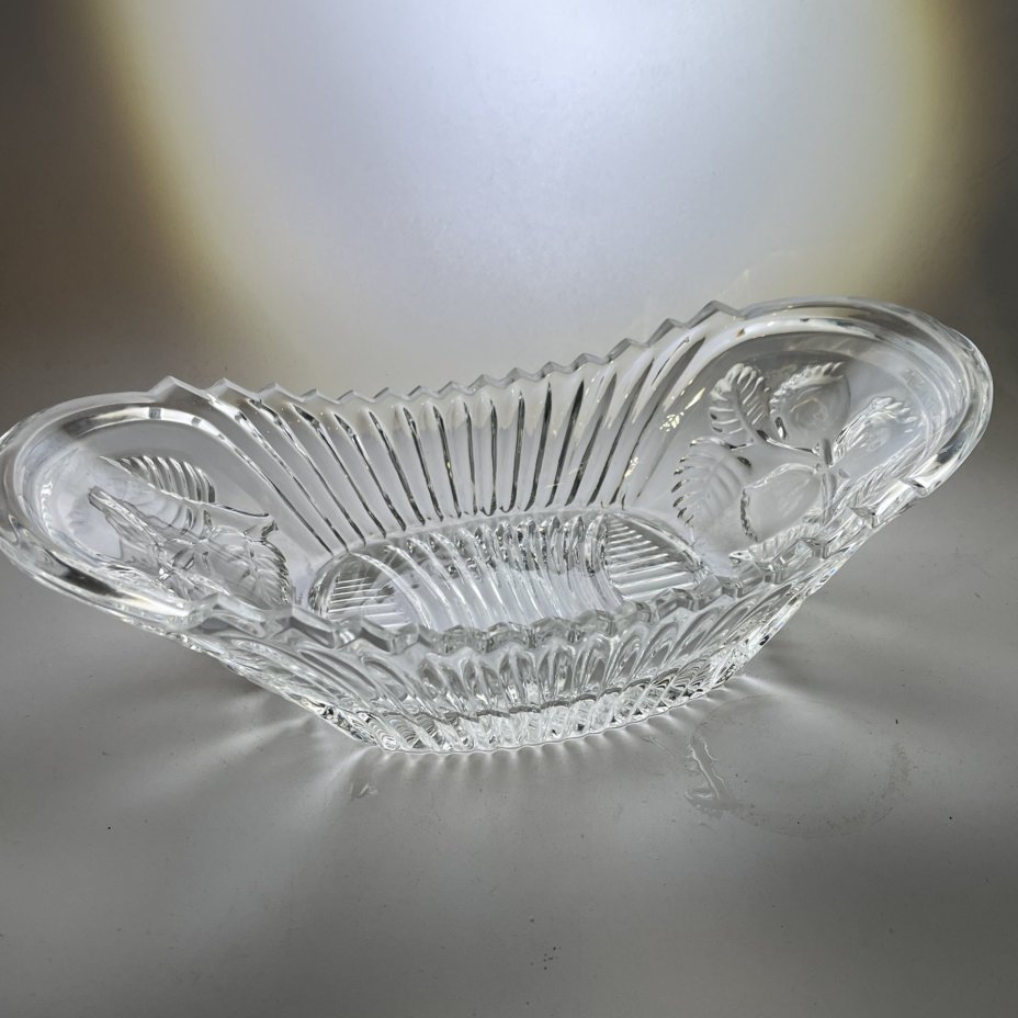 Салатник небольшой необычной формы с цветочным декором, хрусталь, пресс, СССР, 1970-1990 гг.