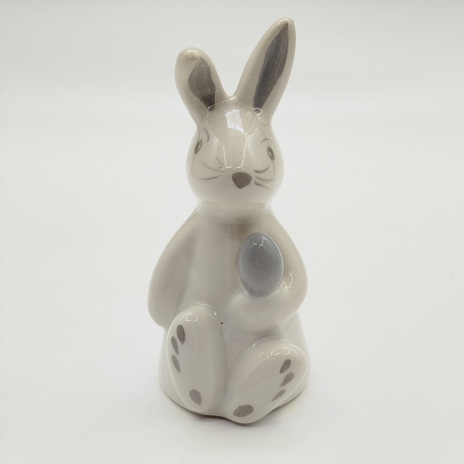 Статуэтка "Белый заяц"