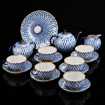 Сервиз чайный "Кобальтовая сетка" с редким золочением, на 6 персон (16 предметов), автор формы "Тюльпан" Яковлева С.Е., автор рисунка Яцкевич А.А., фарфор, деколь, золочение, Ленинградский фарфоровый завод (ЛФЗ), СССР, 1970-1990 гг., Ленинградский фарфоровый завод (ЛФЗ)