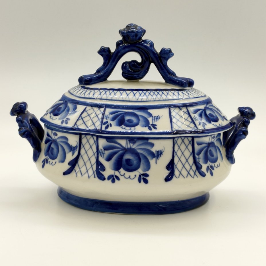 Сахарница (конфетница) овальной формы, фарфор, роспись, Объединение «Гжель», СССР, 1972-1985 гг.