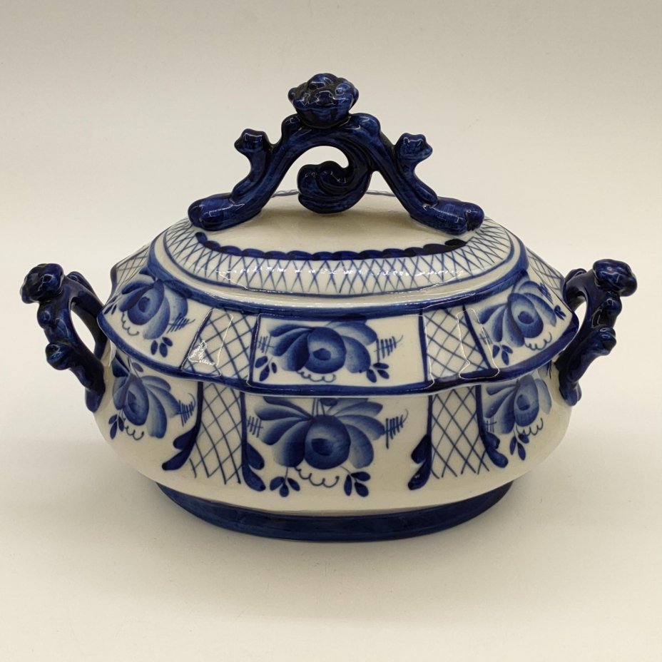 Сахарница (конфетница) овальной формы, фарфор, роспись, Объединение «Гжель», СССР, 1972-1985 гг.