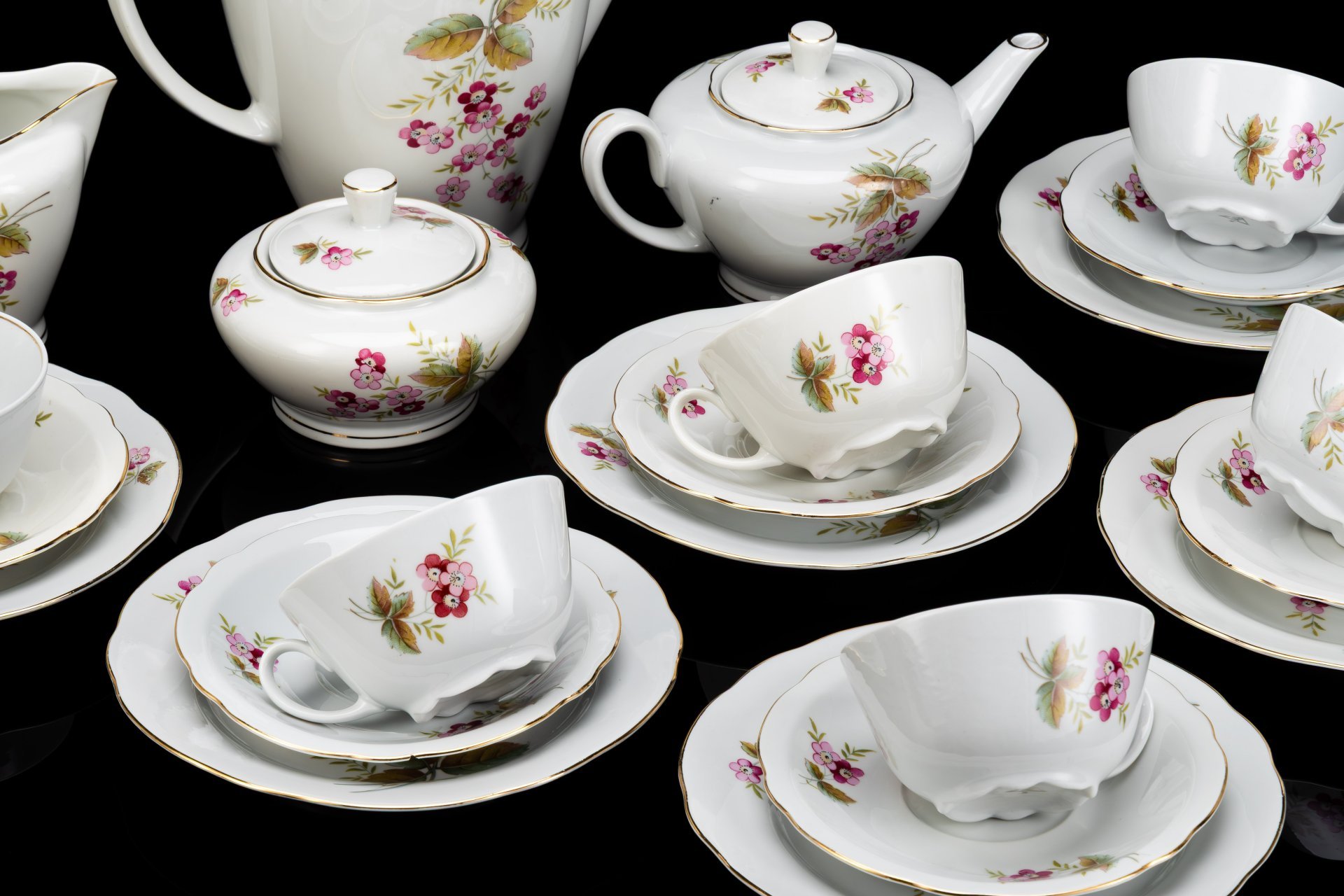 Сервиз чайный с цветочным декором на 6 персон (22 предмета), фарфор, деколь, золочение, Kahla-Könitz, Германия, 1954-1962 гг.