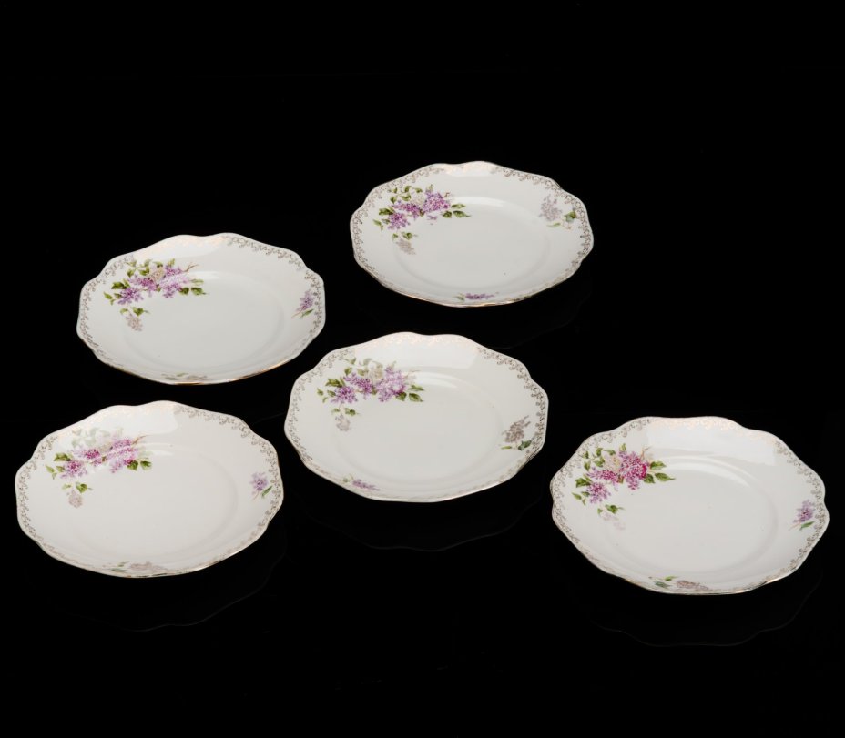 Набор обеденных тарелок из сервиза "Сирень" на 5 персон, фарфор, деколь с прорисовкой, золочение, Фарфоровый завод «Пролетарий» (Бронница, Мста), СССР, 1927-1930 гг.