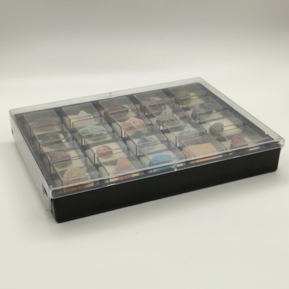 Коллекция из 20 минералов «Минералы: Подземные Богатства», издательство "Де Агостини" в сотрудничестве с Государственным геологическим музеем им. В.И. Вернадского, минеральные камни, композитный материал (кейс)