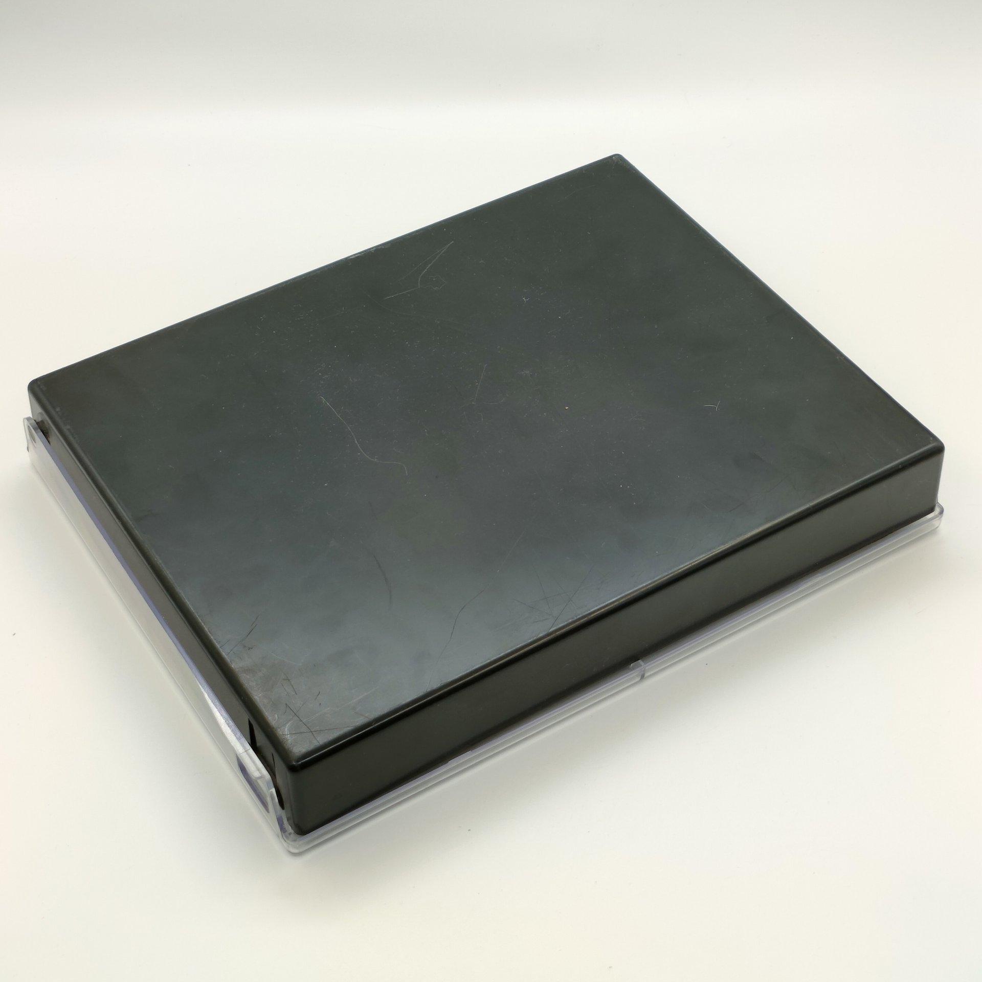 Коллекция из 20 минералов «Минералы: Подземные Богатства», издательство "Де Агостини" в сотрудничестве с Государственным геологическим музеем им. В.И. Вернадского, минеральные камни, композитный материал (кейс), Российская Федерация, 2010-2020 гг.