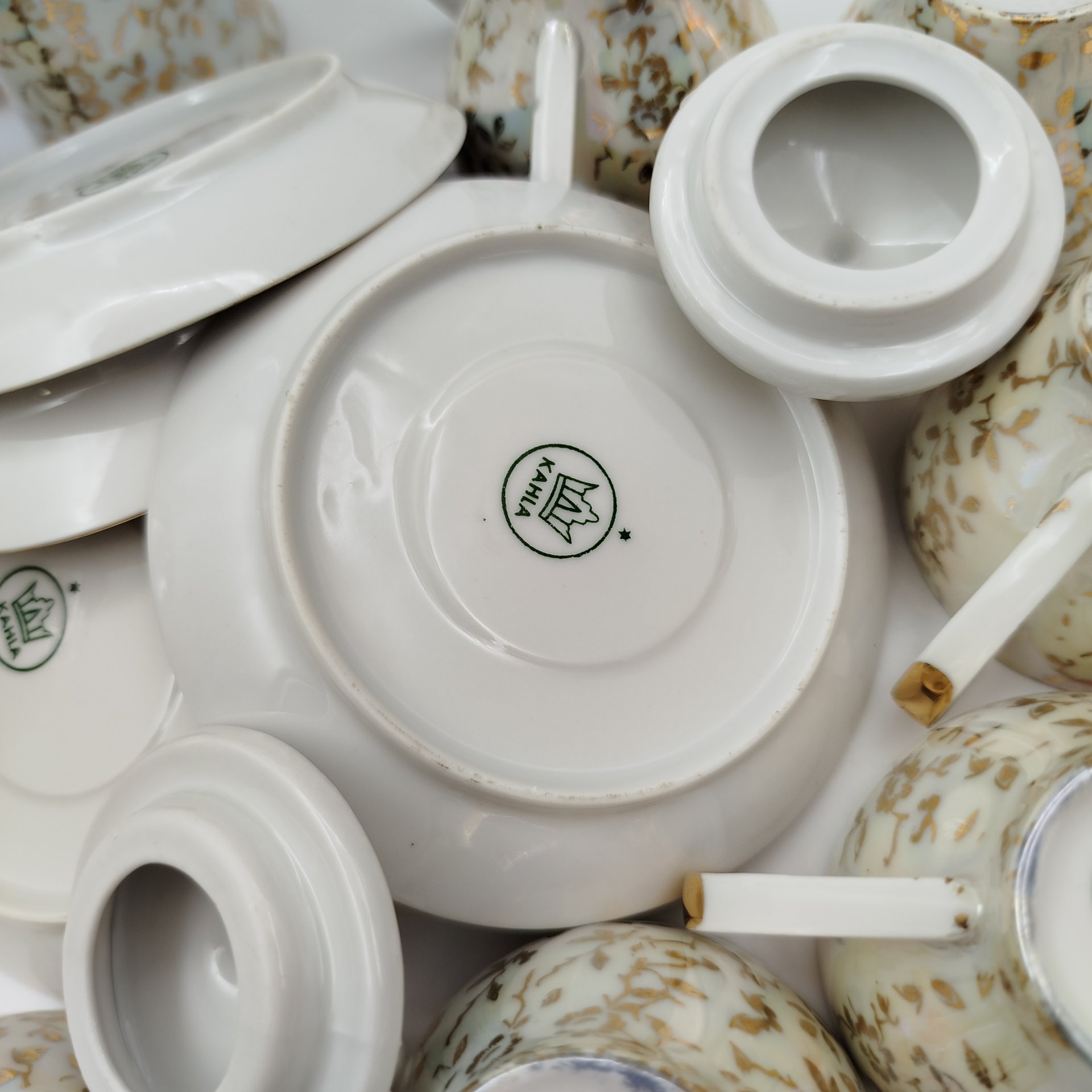 Кофейный сервиз "Флора" на 6 персон (15 предметов), фарфор, деколь, люстр, золочение, Kahla, ГДР, 1968-1987 гг.