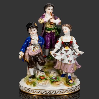 Статуэтка "Дети-музыканты", фарфор, роспись, золочение, Aelteste Volkstedt, Германия, 1950-1958 гг.