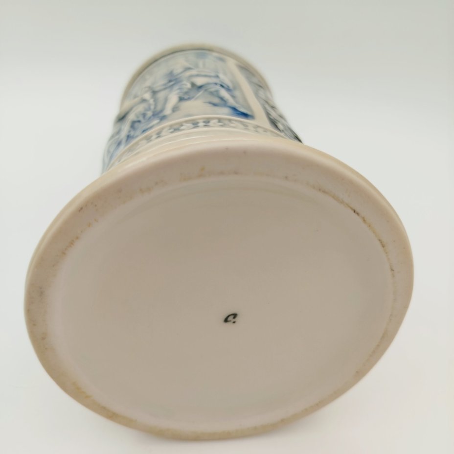 Кружка пивная со сценой в трактире