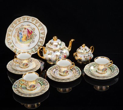 Набор чайный "Мадонна" , украшенный мифологическим сюжетом, на 4 персон (15 предметов). Форма Фредерика, Carlsbad