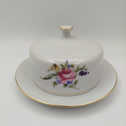 Маслёнка с цветочным декором