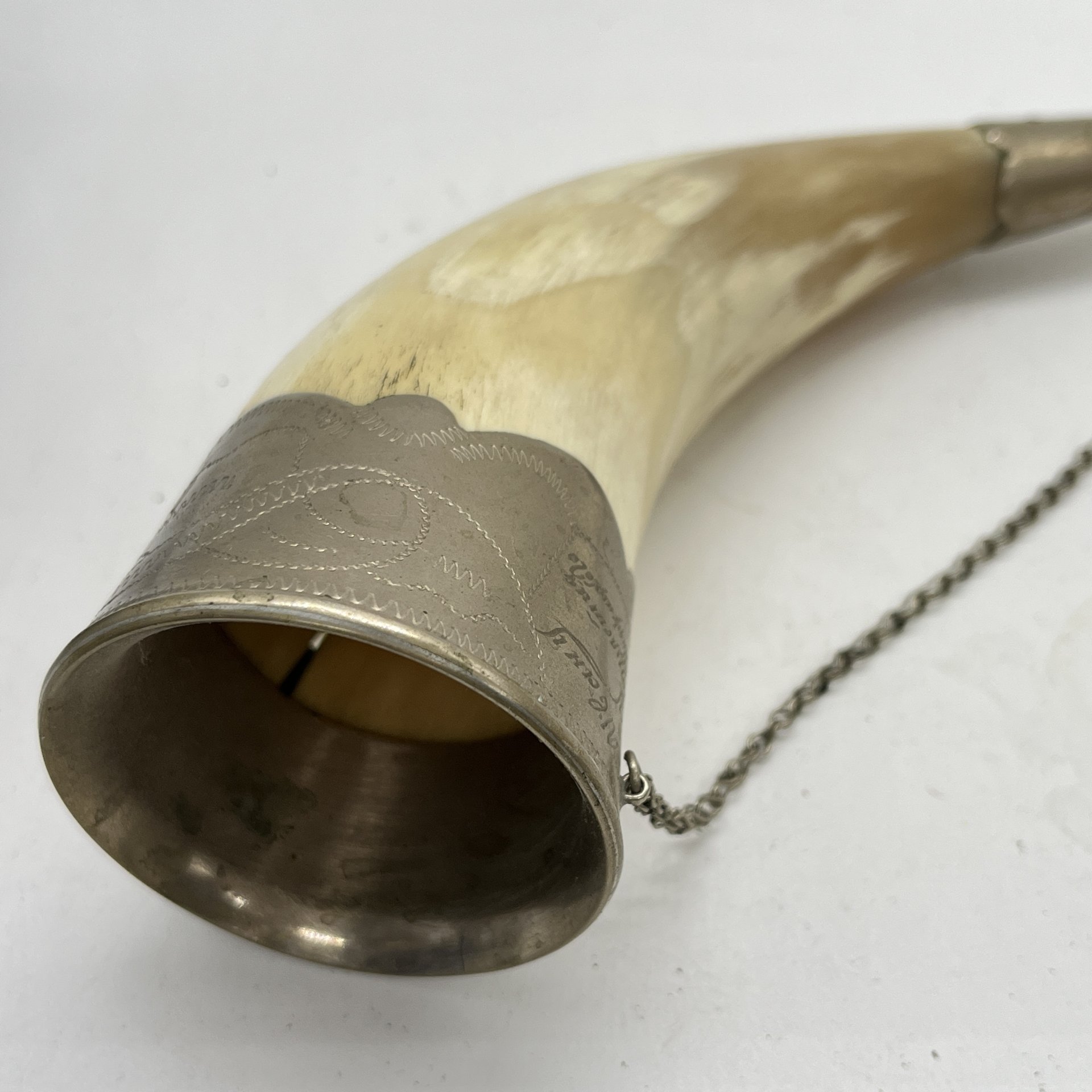 Рог изобилия (кубок для вина) с фигурным навершием