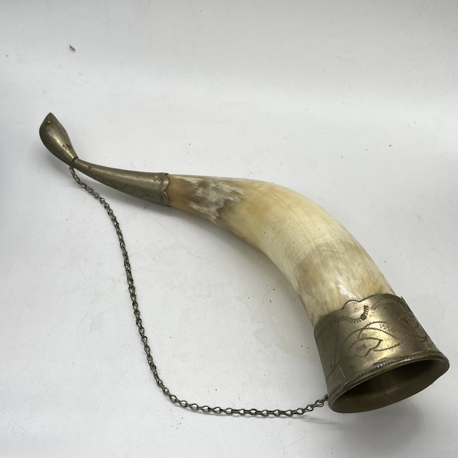 Рог изобилия (кубок для вина) с фигурным навершием