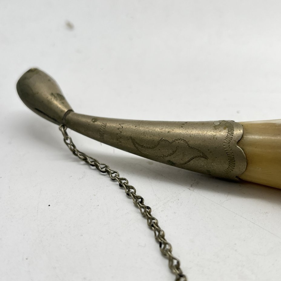 Рог изобилия (кубок для вина) с фигурным навершием