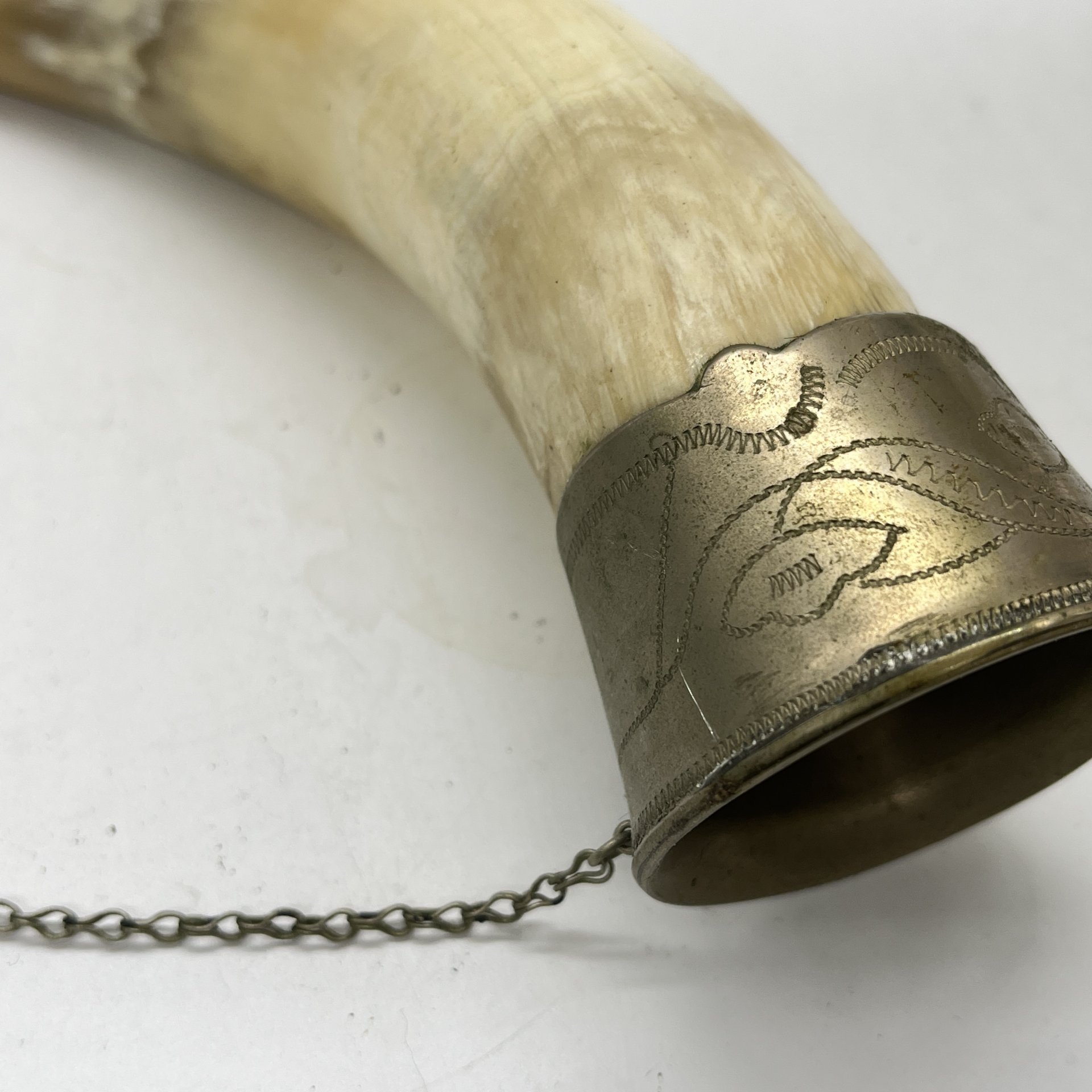 Рог изобилия (кубок для вина) с фигурным навершием