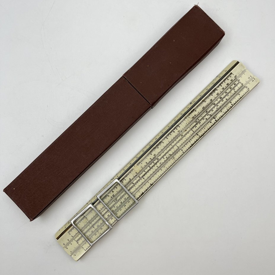 Линейка логарифмическая в кофре